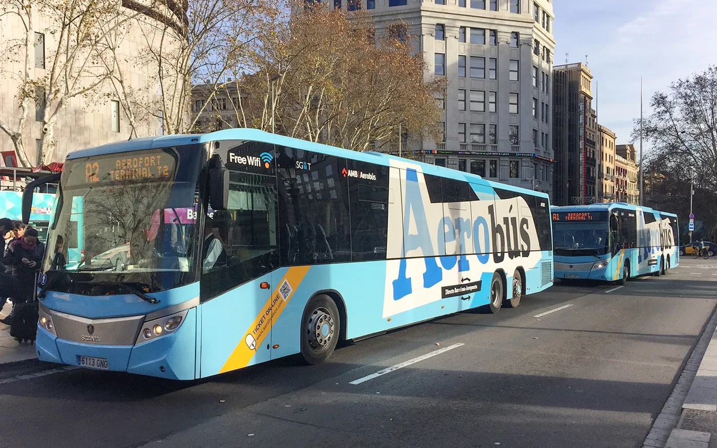 Aerobús airport coaches at a Barcelona city stop